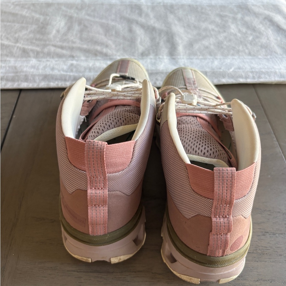 On Hike Shoes - Picture 3 of 5